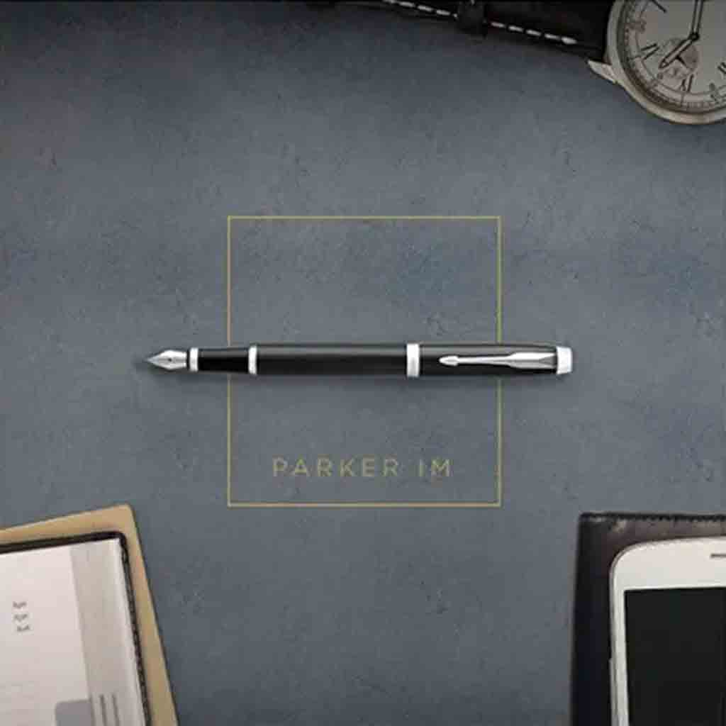✒️ Pluma Fuente Parker IM Negra Lacada – Tinta Azul